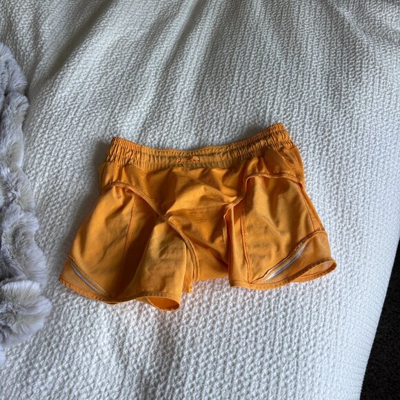 Lululemon Hotty Hot Low Rise Short 4” Mango Dream - Picture 3 of 4